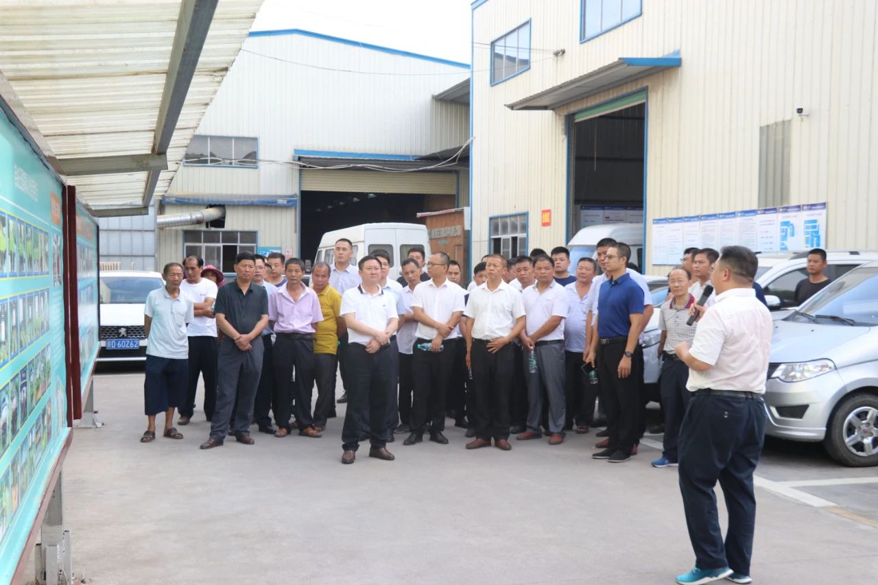 c4d107cc14d1d4dd33a42b9b5eb19fe4.jpg